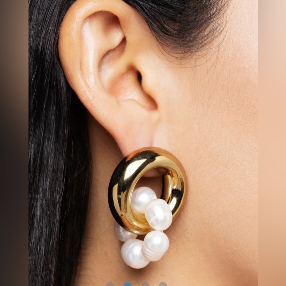 Mayamar luxurious Gold and Pearl‎ Earrings
